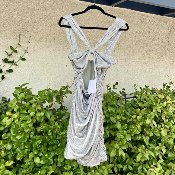 Lovers And Friends Maysen Dress Sage One Shoulder Cutout Mini Size XS fits S NWT - Picture 3 of 7